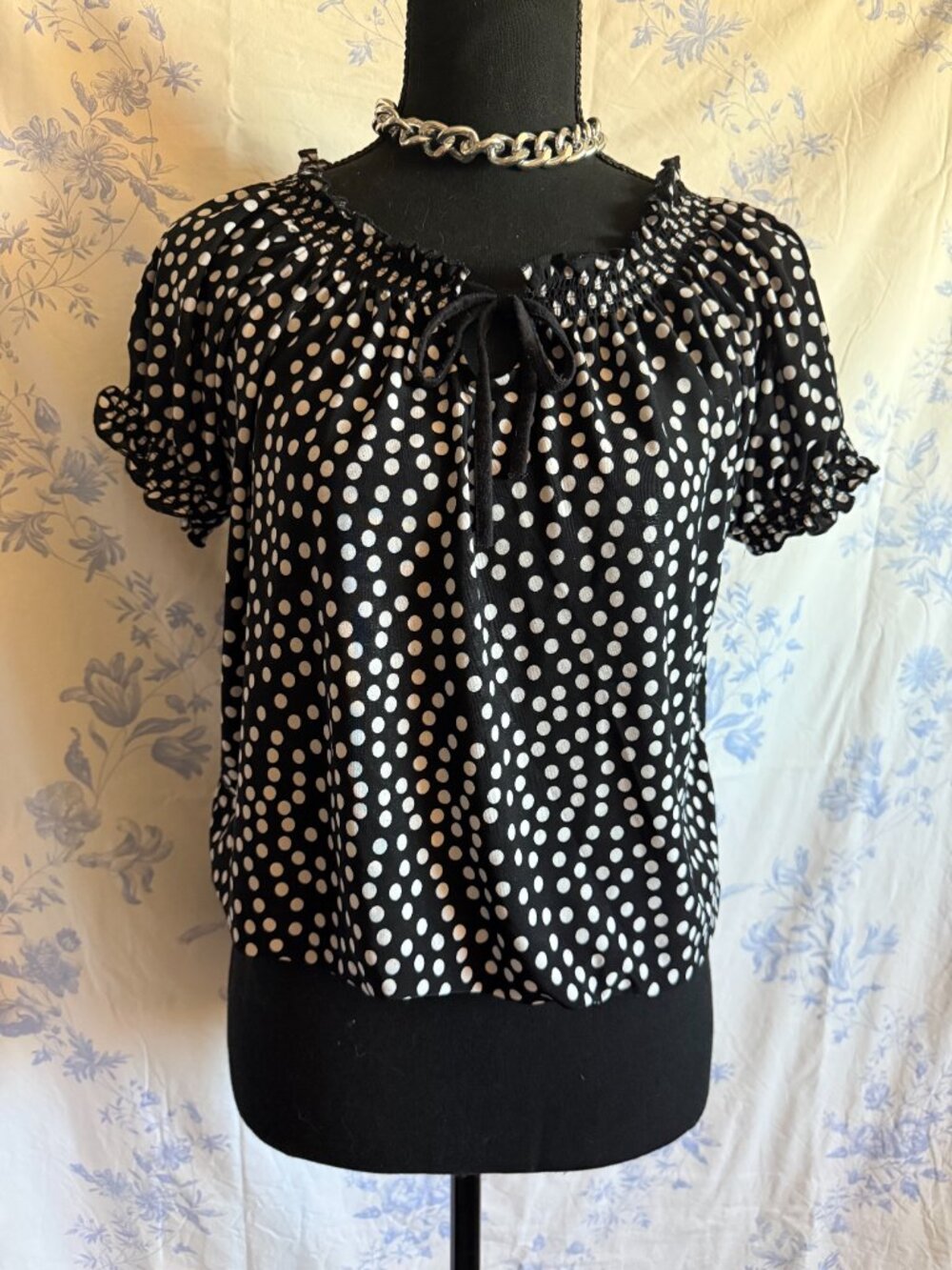 Isabella Rodriguez Black & White Polka Dot Peasant Top - Women’s Size Medium (M)